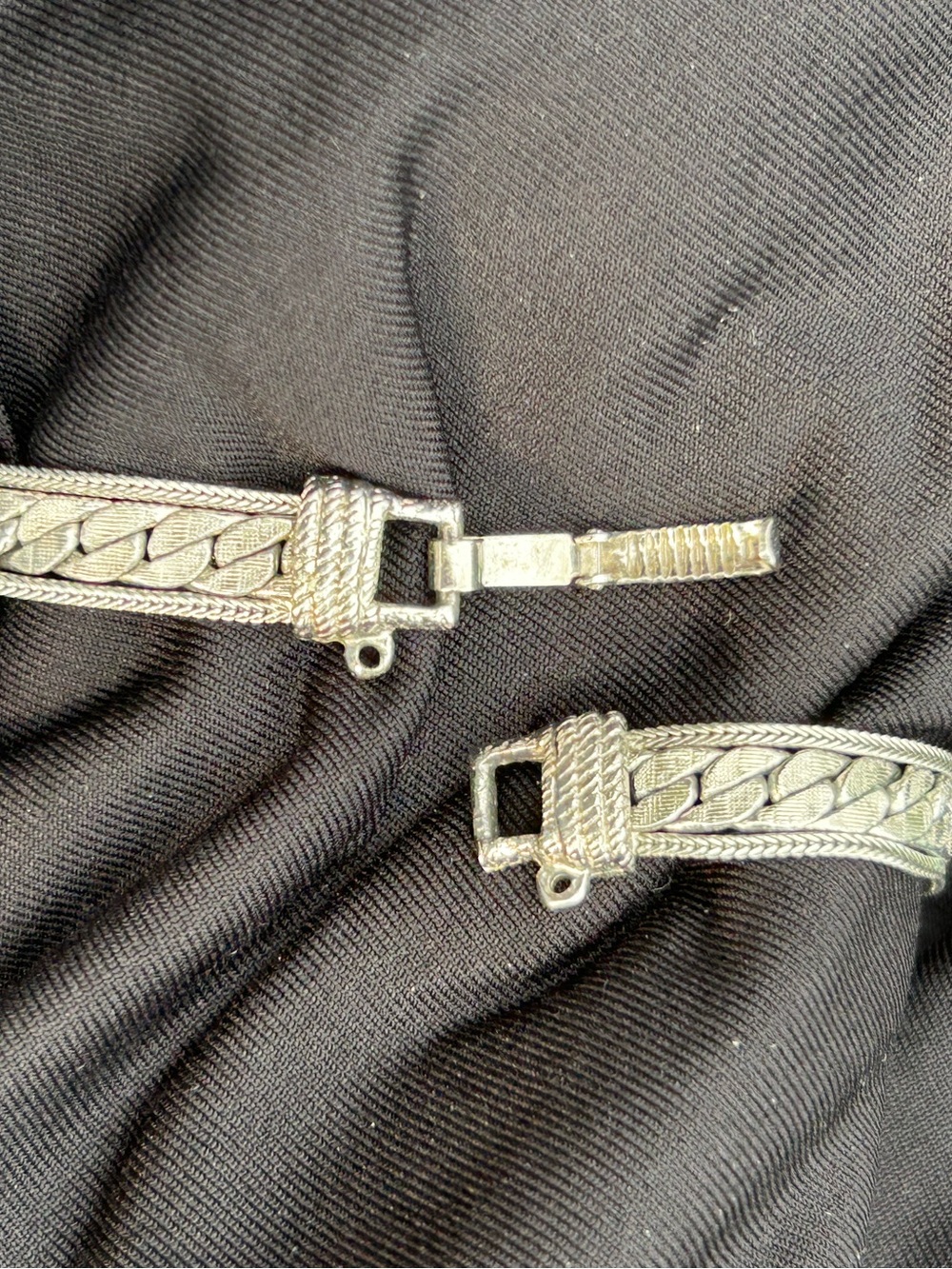 VTG Silver-Tone Bracelet, SE Asia, Woven Chain & Box-Tongue Clasp. VGUC. -COPY-